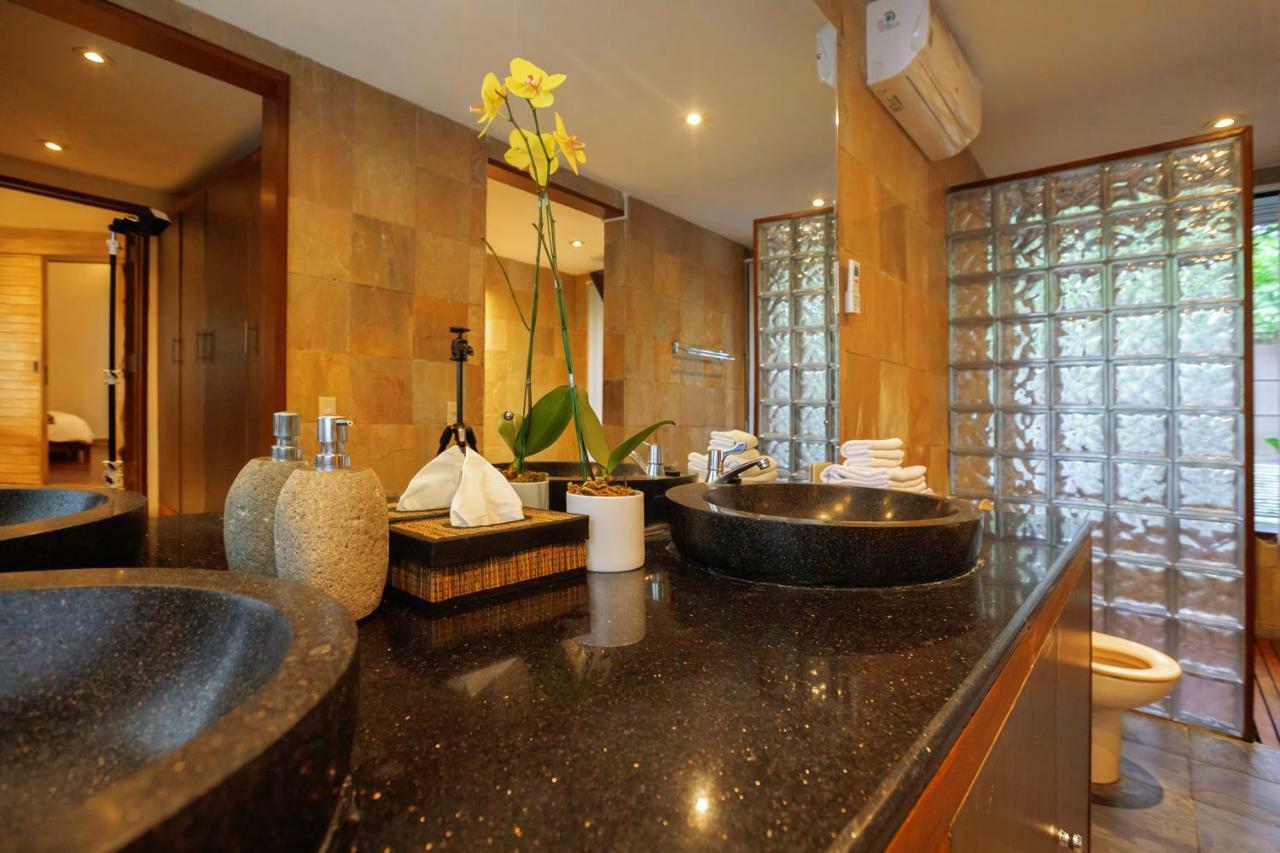 Seminyak Villa Kalyca Екстер'єр фото