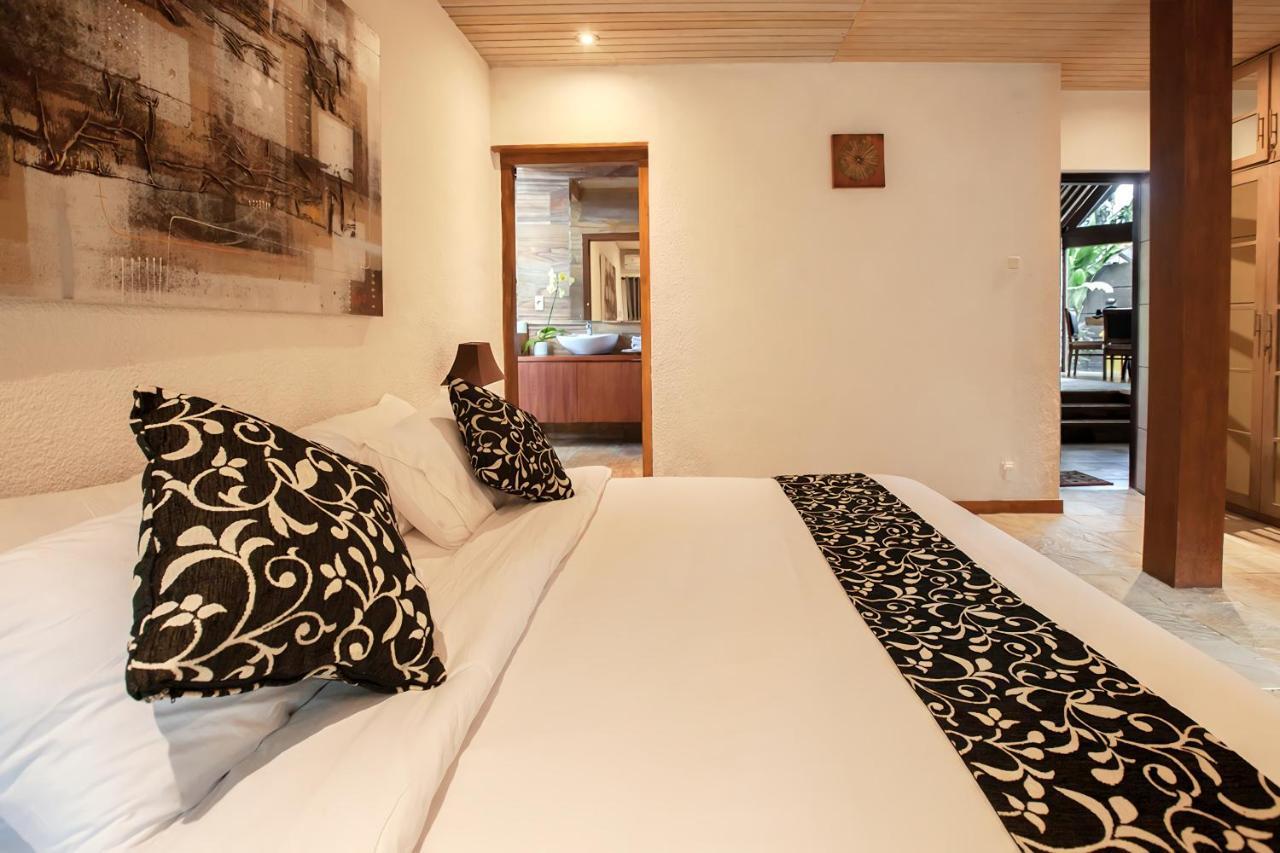 Seminyak Villa Kalyca Екстер'єр фото